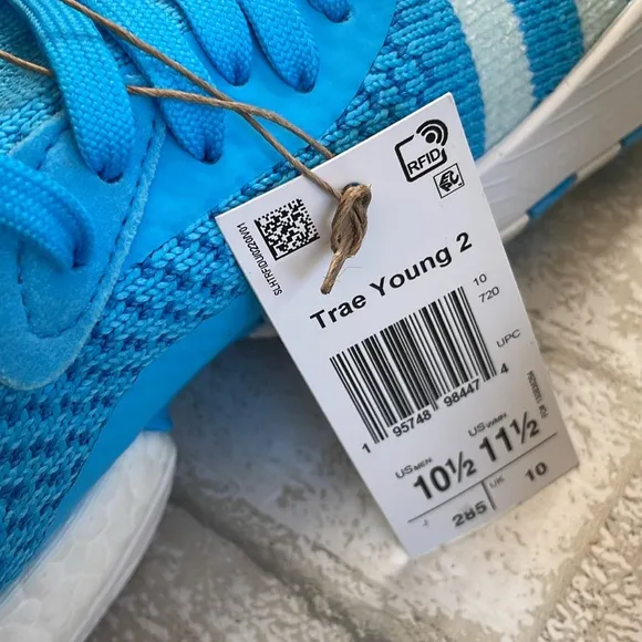 Adidas trae young blue shoes nwt