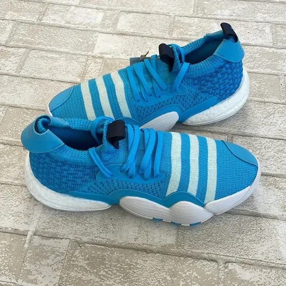 Adidas trae young blue shoes nwt