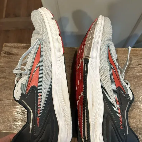 Altra Torin 6 shoes. EXCELLENT Size 10 men’s
