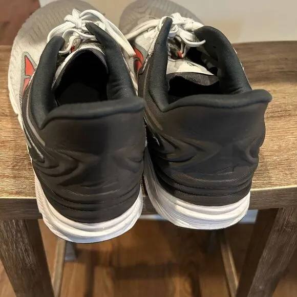 Altra Torin 6 shoes. EXCELLENT Size 10 men’s