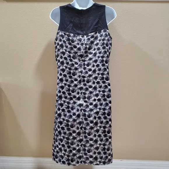 Boss Hugo Boss Dress Size 6 Black White Silk Sleeveless