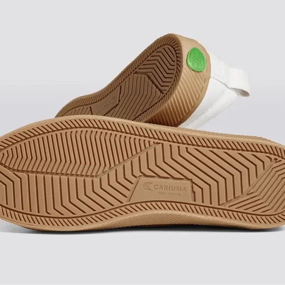 Cariuma • Off-White Gum Canvas Sneakers