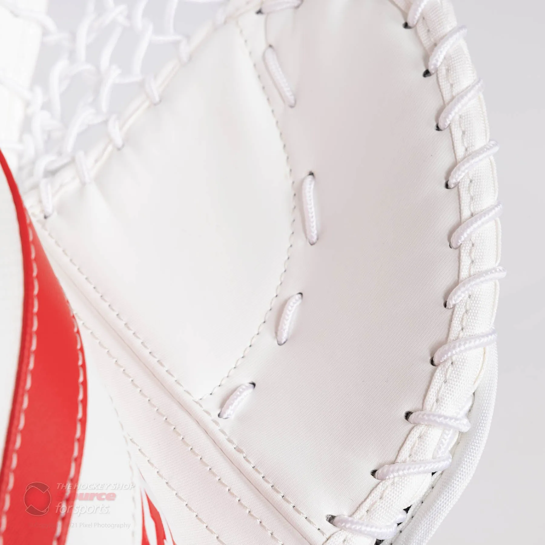 CCM Extreme Flex E5.5 Youth Goalie Catcher