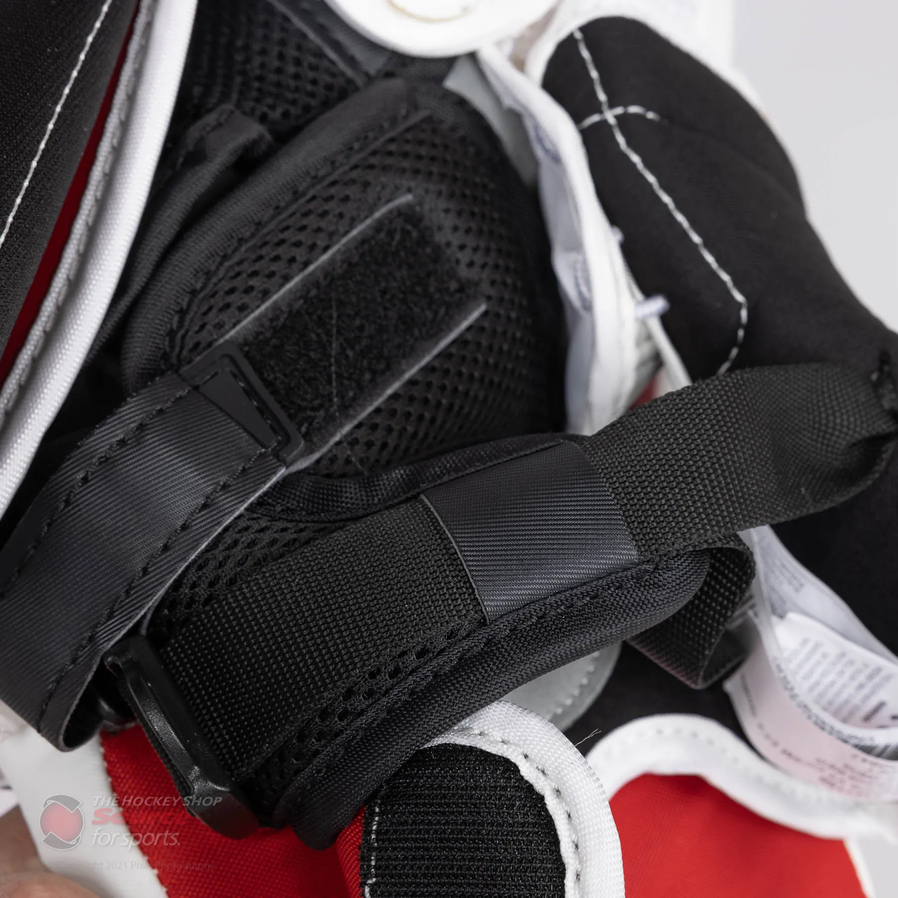 CCM Extreme Flex E5.5 Youth Goalie Catcher