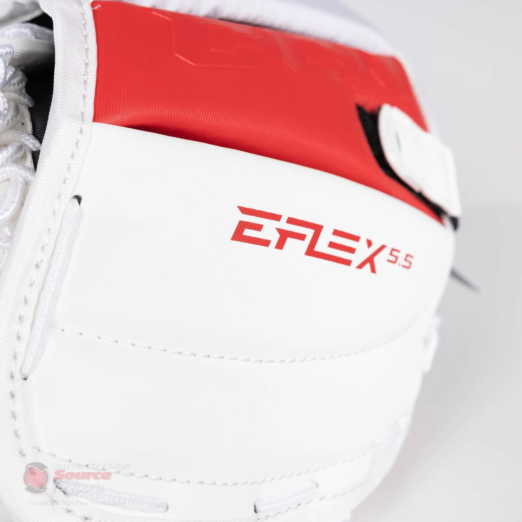 CCM Extreme Flex E5.5 Youth Goalie Catcher