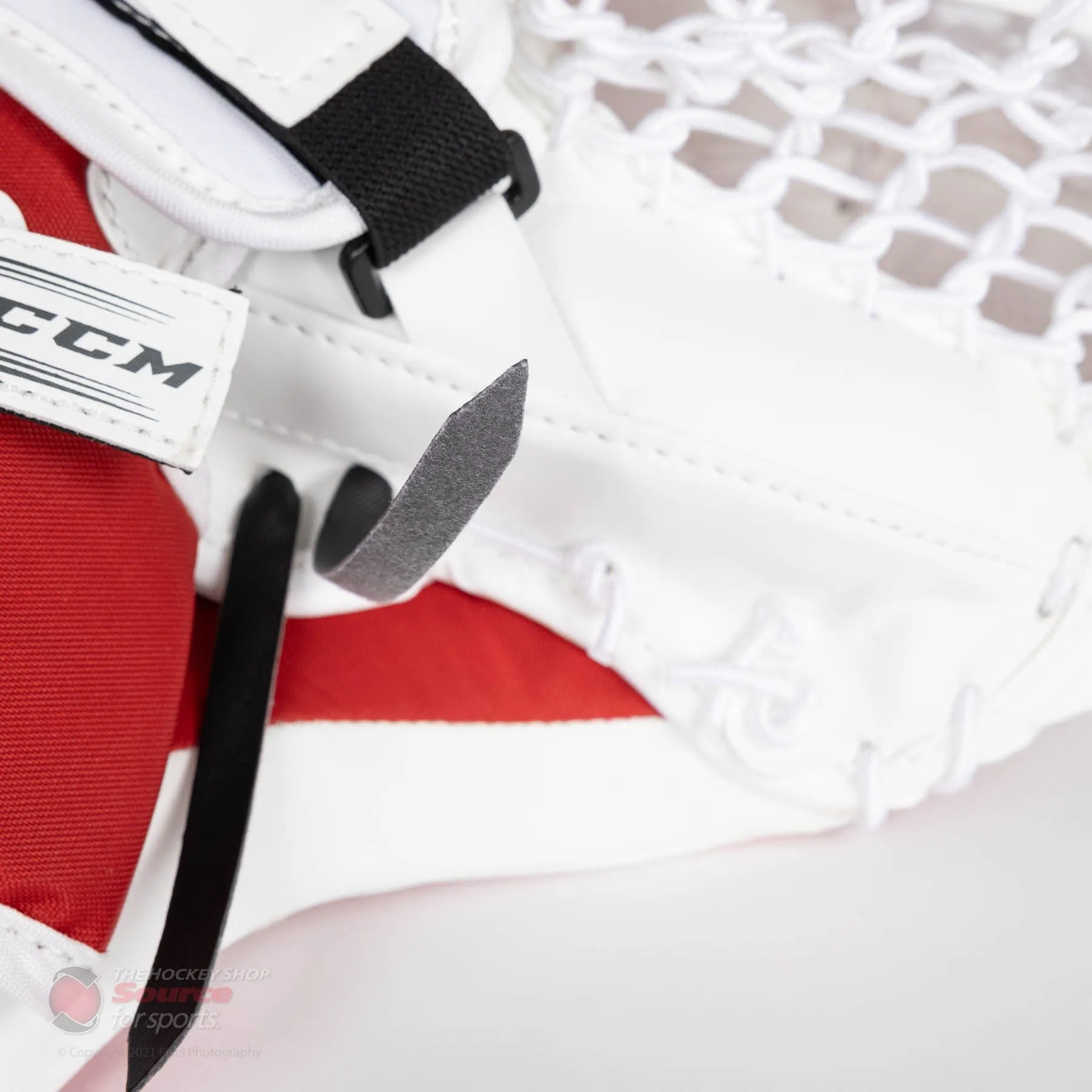 CCM Extreme Flex E5.5 Youth Goalie Catcher