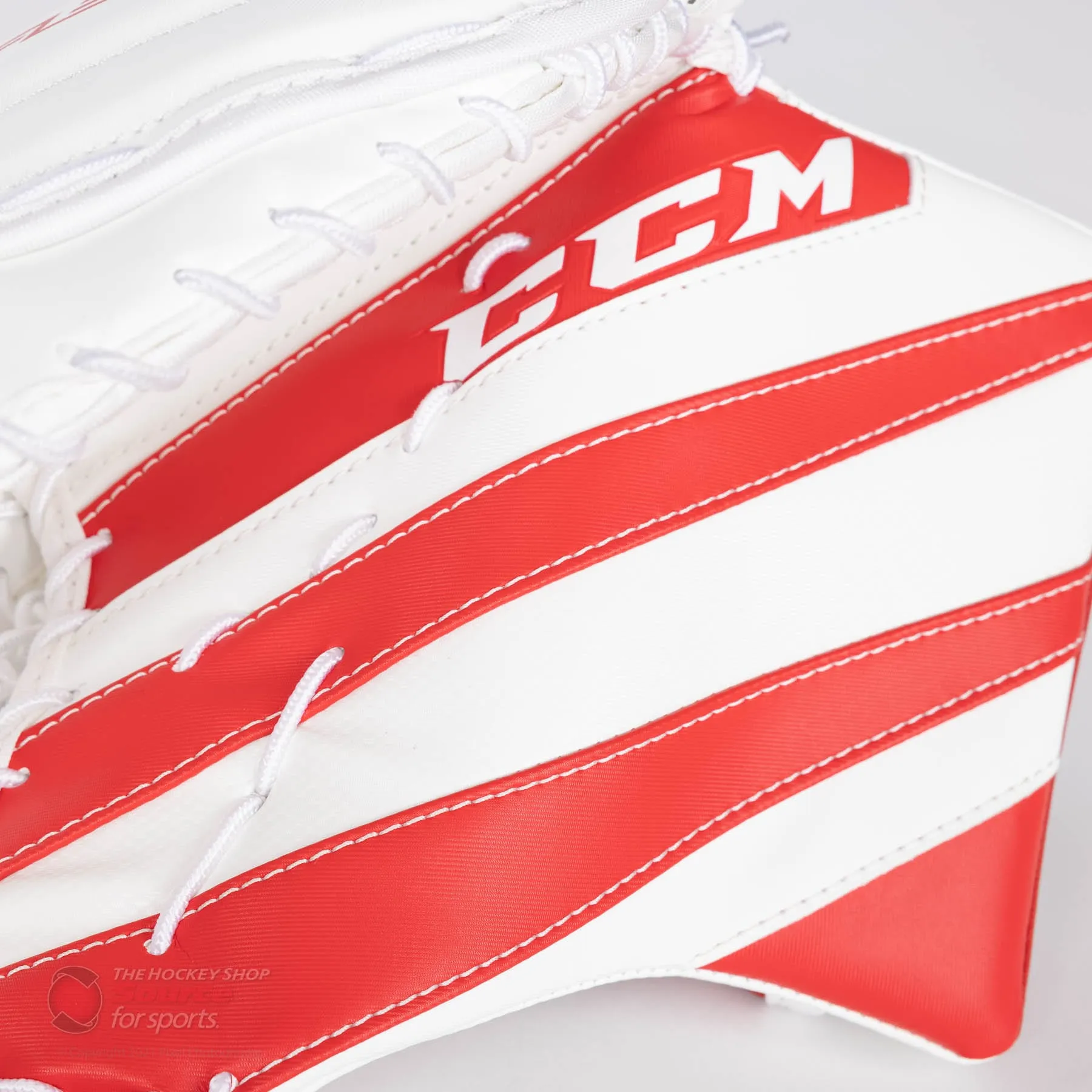 CCM Extreme Flex E5.5 Youth Goalie Catcher