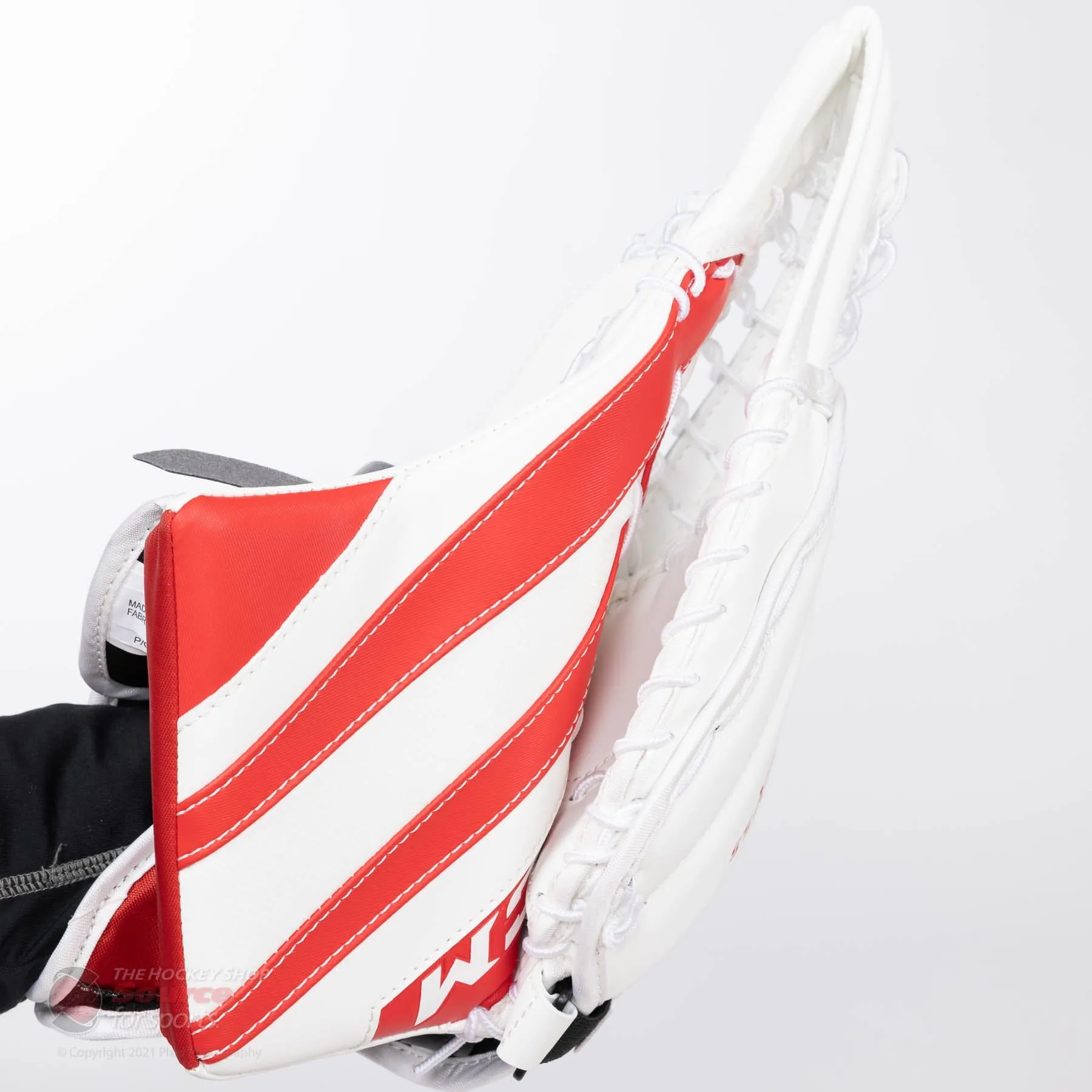 CCM Extreme Flex E5.5 Youth Goalie Catcher