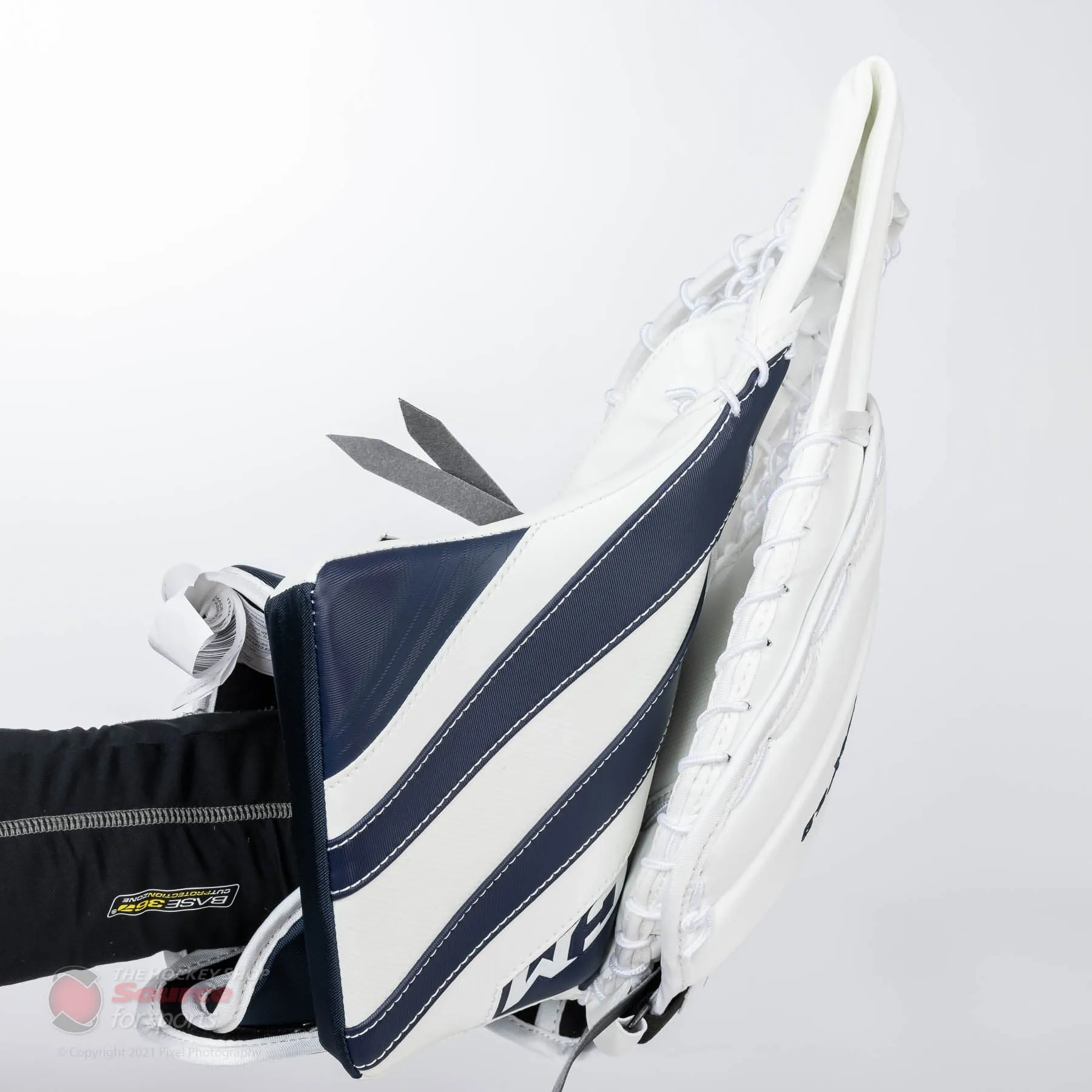 CCM Extreme Flex E5.9 Intermediate Goalie Catcher