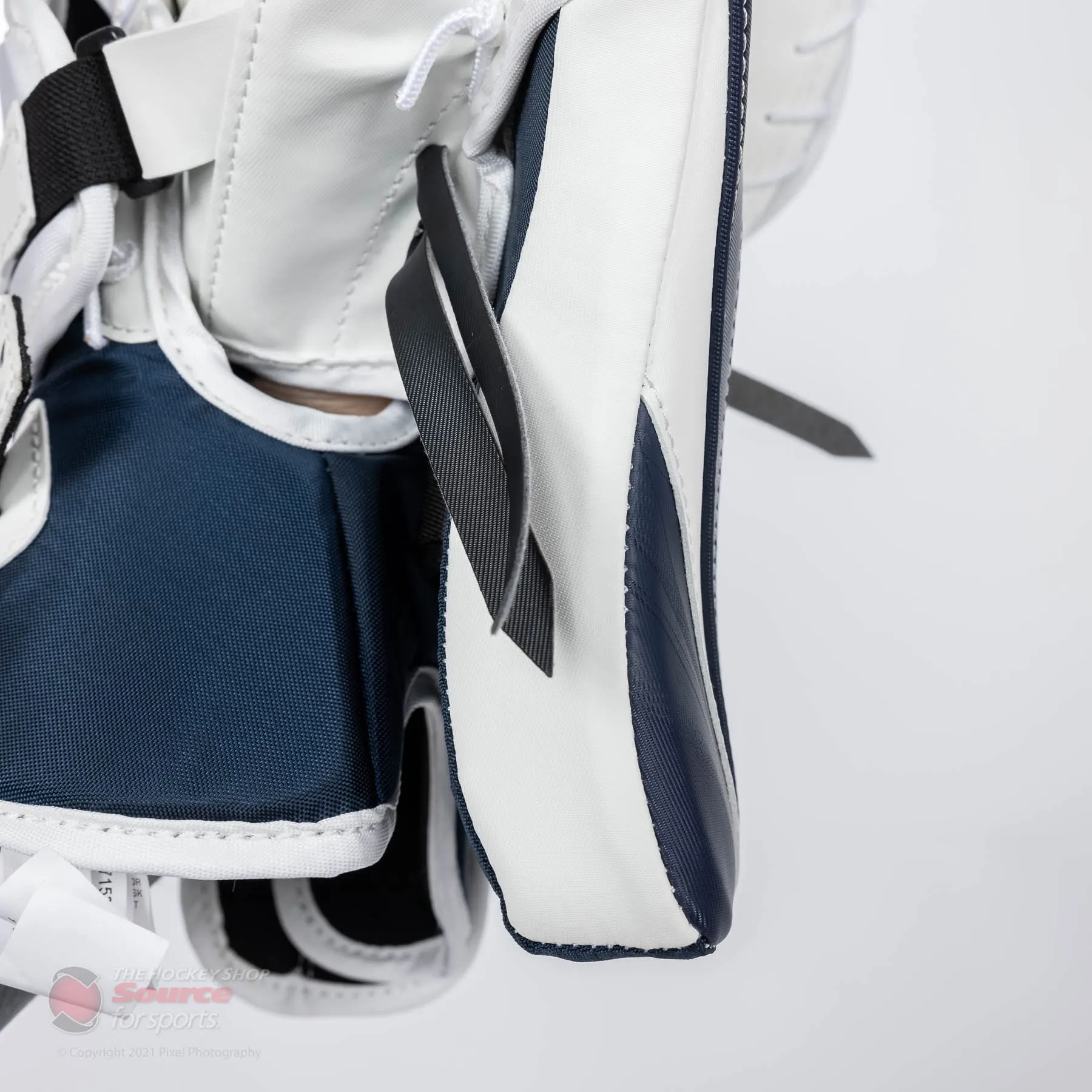 CCM Extreme Flex E5.9 Intermediate Goalie Catcher
