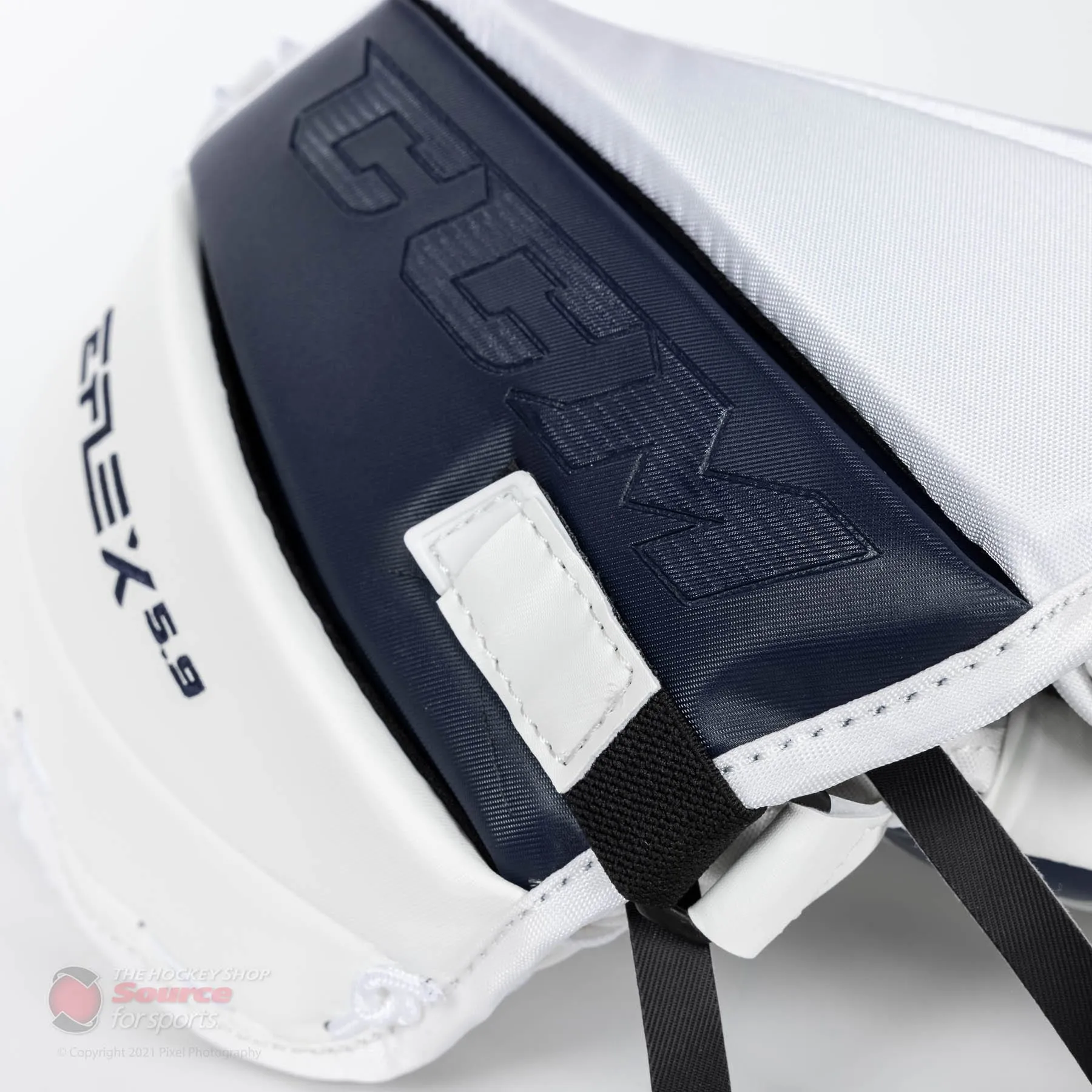 CCM Extreme Flex E5.9 Intermediate Goalie Catcher