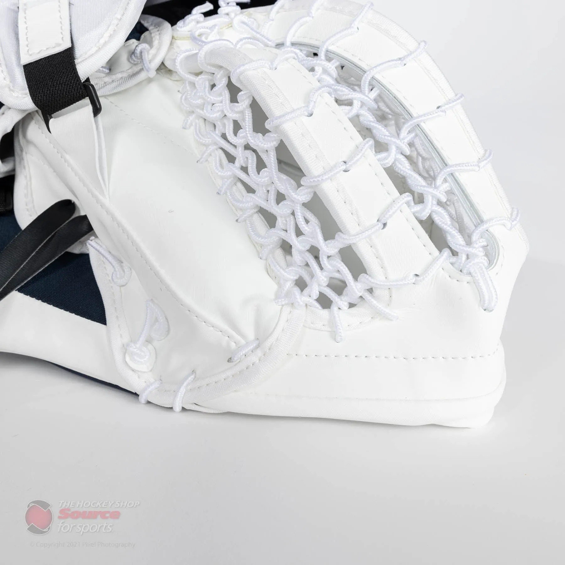 CCM Extreme Flex E5.9 Intermediate Goalie Catcher