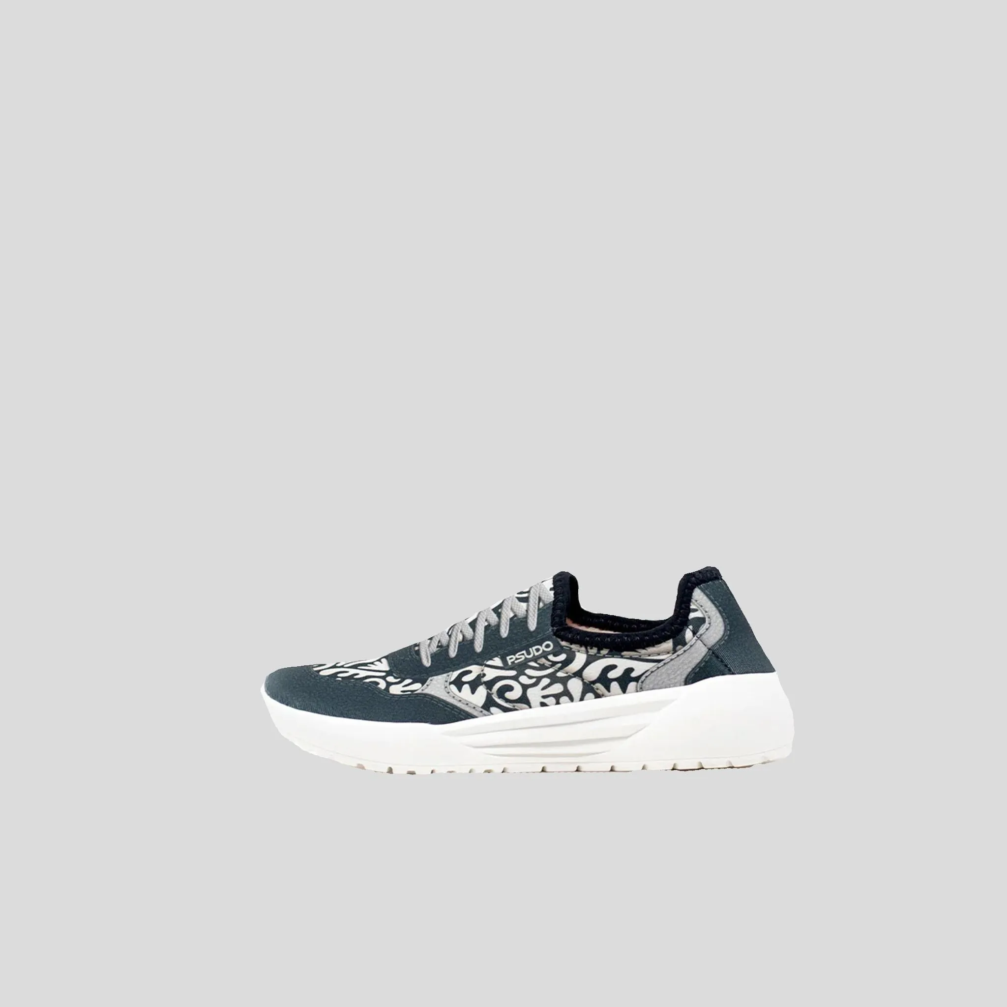 Court | Black/White