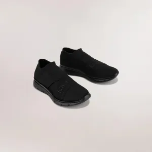 Crossover Dance Knit Sneakers - CORE BLACK