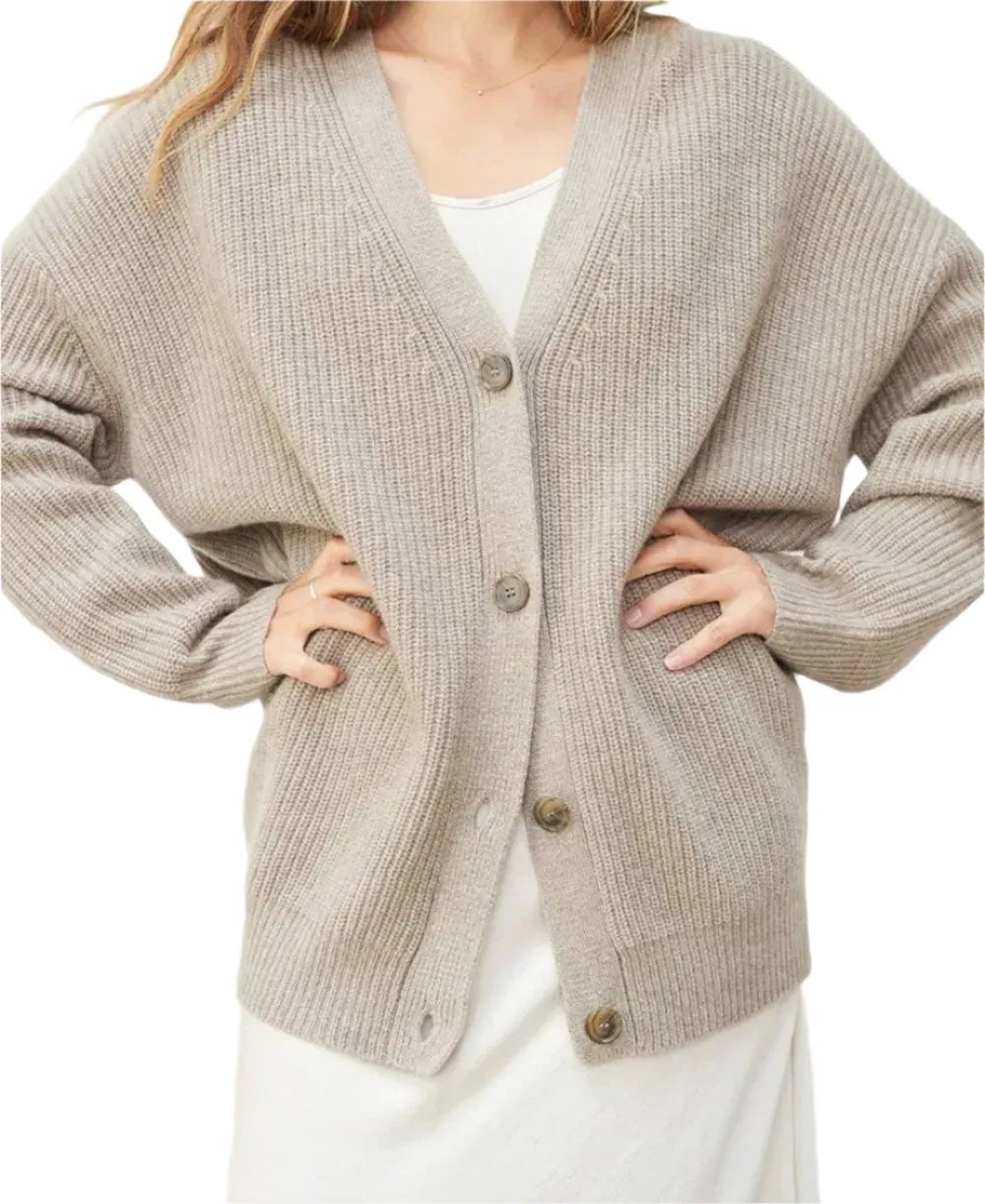Isabella – Cozy Women’s Autumn Cardigan