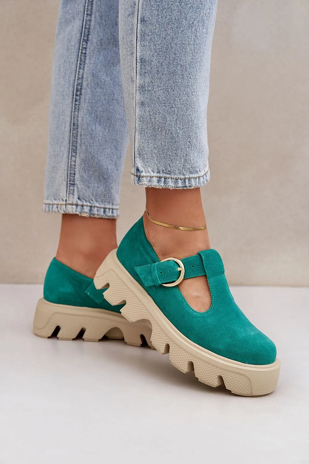 Low Shoes Step in style