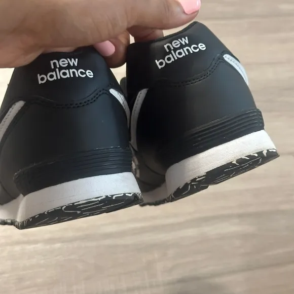 New Balance Black &amp; White 574 Size 7