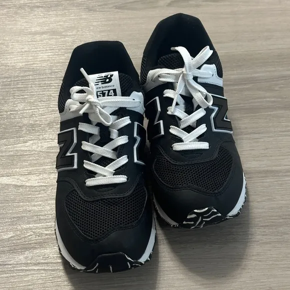 New Balance Black &amp; White 574 Size 7