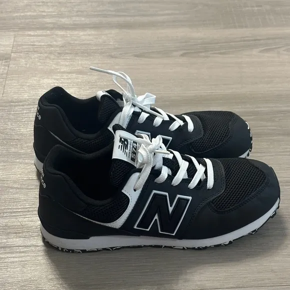 New Balance Black &amp; White 574 Size 7