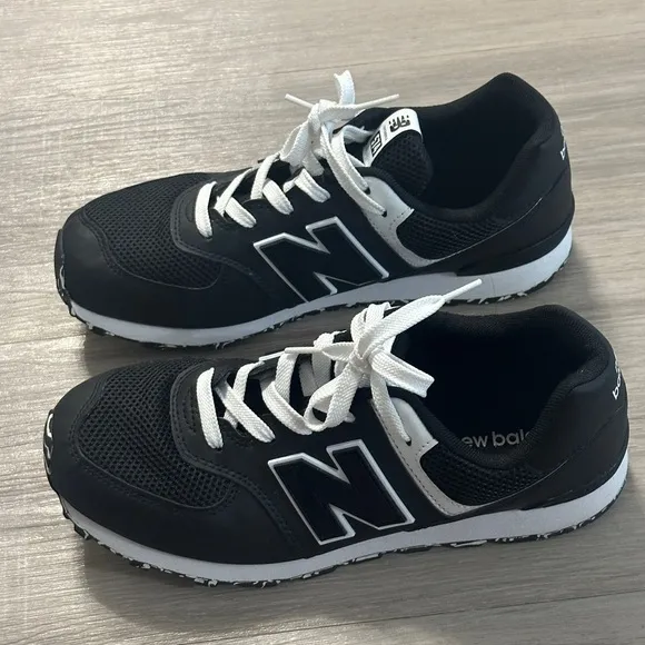 New Balance Black &amp; White 574 Size 7
