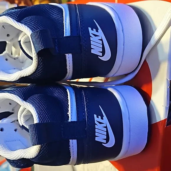 NEW   Nike YOUTH 6.5 Y Blue and White  High-Top Sneakers with Ventilated Toe Box