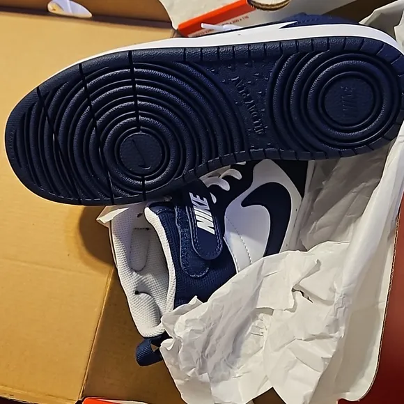 NEW   Nike YOUTH 6.5 Y Blue and White  High-Top Sneakers with Ventilated Toe Box