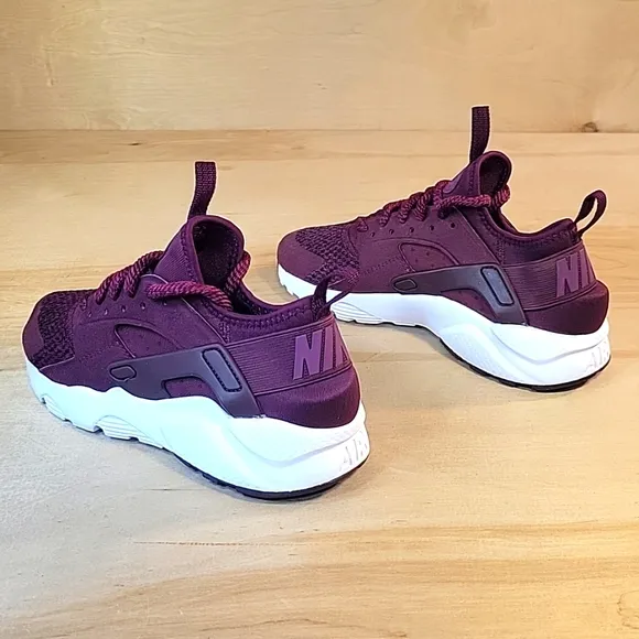 Nike Air Huarache 942121-600 Youth Sneakers