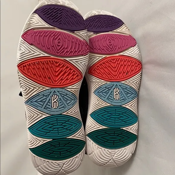 Nike Kyrie 5 GS Galaxy multicolor basketball sneakers 6.5Y