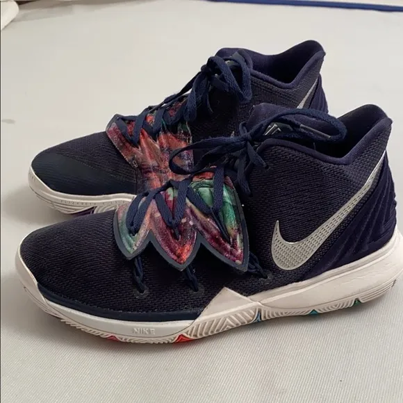 Nike Kyrie 5 GS Galaxy multicolor basketball sneakers 6.5Y