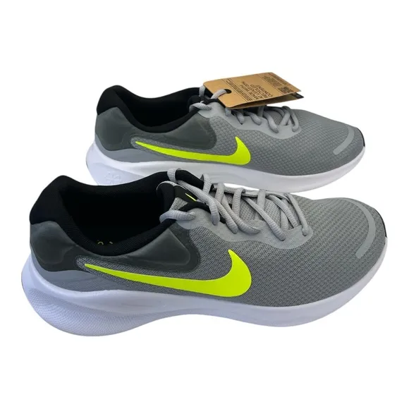 Nike Men's Revolution 7 Running Wolf Gray Sneaker, Size 11.5