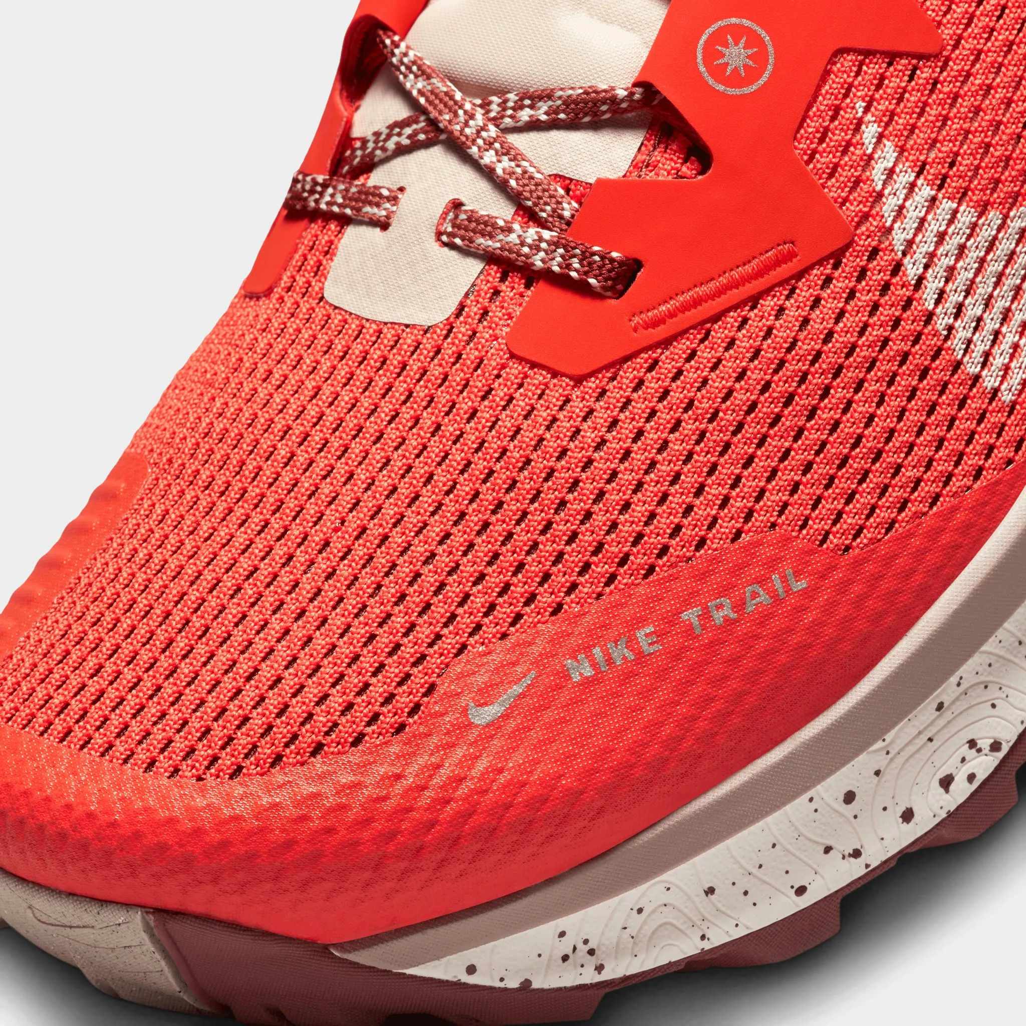 Nike Wildhorse 8 Picante Red / Sail - Dark Pony