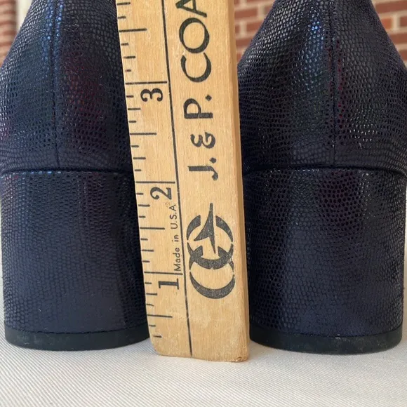Pas de Rouge Navy Pumps Block Heel Size 36 or 6.