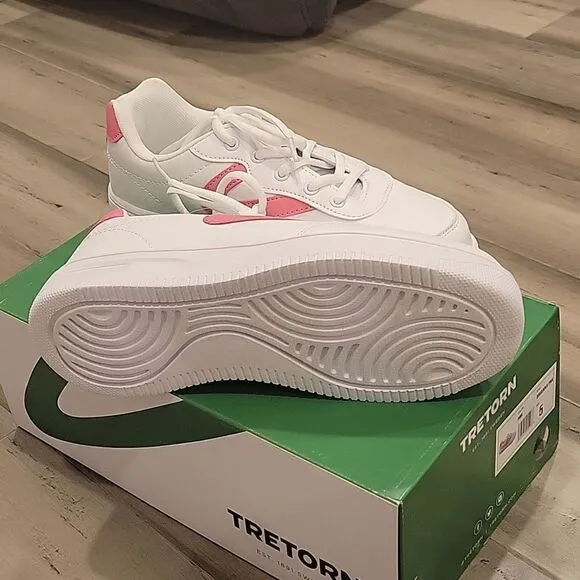 TRETORN girls sneakers size 5