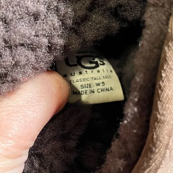 UGG Australia women's classic Boot US 5 Brown Fur Lined winter boot