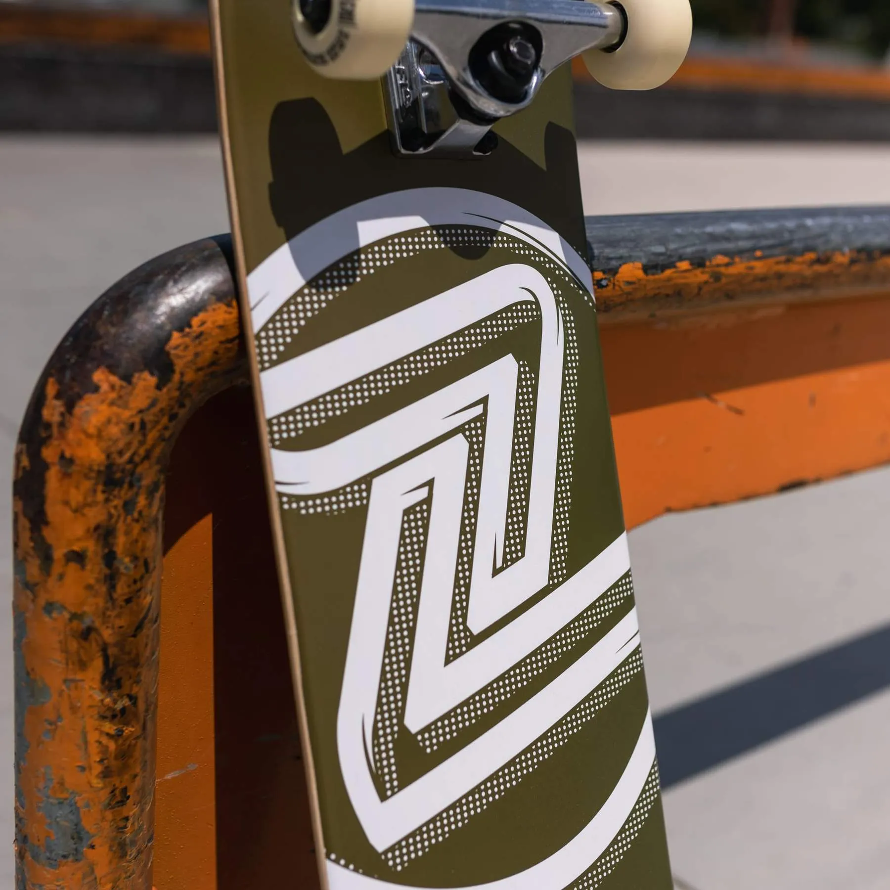 Z-Flex Logo Complete Skateboard - Gold